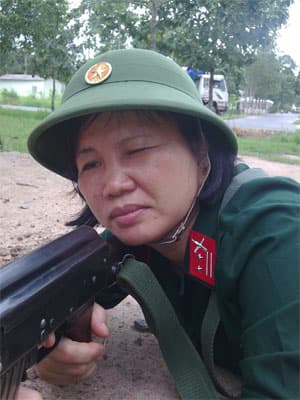 Nữ xạ thủ tuổi 50