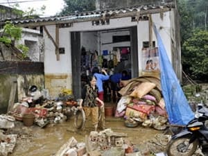 Thiên tai gây thiệt hại tại Vĩnh Long và Lào Cai