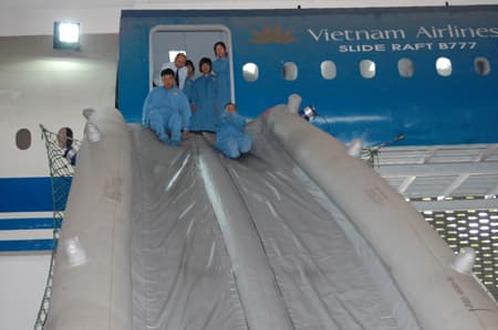 An toàn vận tải hàng không: Những điều còn ít biết