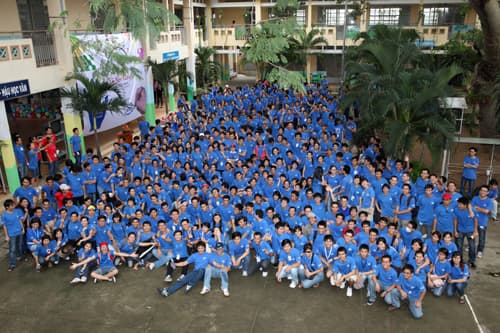 Công ty Intel Việt Nam giúp đỡ học sinh tiểu học