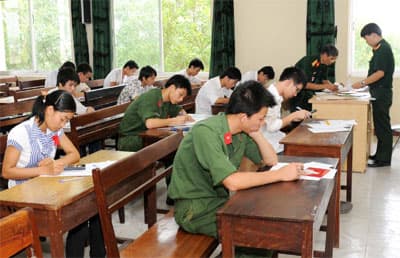 Quy định điểm chuẩn tuyển sinh đào tạo vào các học viện, trường quân đội năm 2011