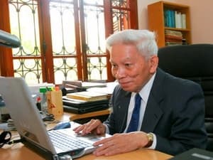 GS Hoàng Tụy nhận giải thưởng toán học quốc tế