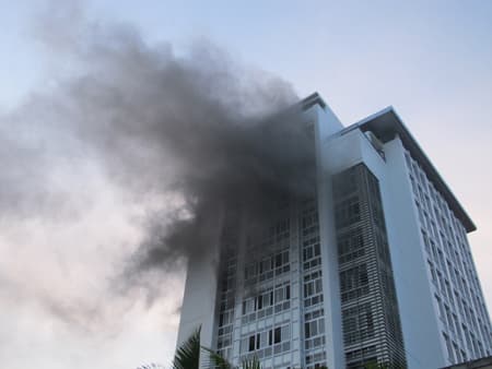 TP Vinh lại xảy ra cháy tại tòa nhà 14 tầng