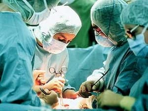 Mỹ hỗ trợ thay khớp miễn phí cho bệnh nhân nghèo
