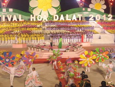 Rực rỡ sắc màu lễ khai mạc Festival hoa Đà Lạt