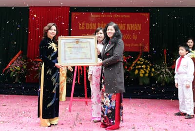 Trường Tiểu học Thịnh Quang đón danh hiệu trường chuẩn Quốc gia