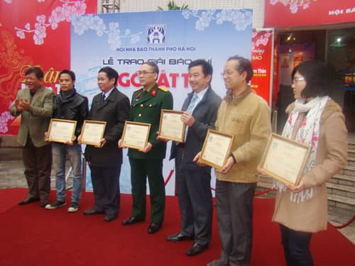 Bế mạc Hội báo Xuân Nhâm Thìn Hà Nội 2012