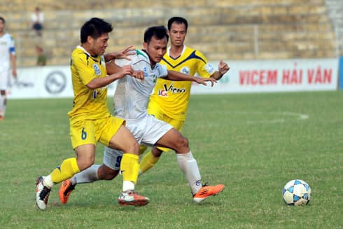 Hà Nội T&T vững ngôi đầu bảng, Kiên Giang xuống cuối bảng