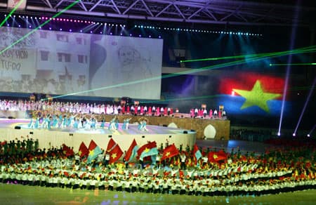 Rồng bay trên thành phố ngàn năm tuổi