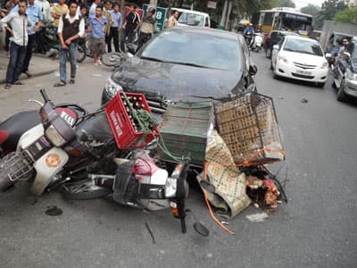 Xe “điên” gây tai nạn liên hoàn