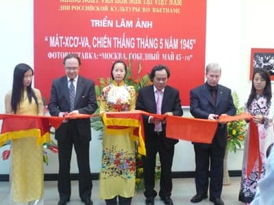 Khai mạc triển lãm ảnh “Mát-xcơ-va, chiến thắng tháng 5-1945”