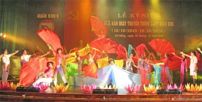 "Chỉ có văn công Quân khu 5 mới đến nơi này"