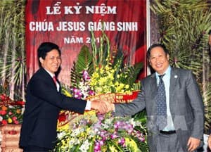 Chúc mừng đồng bào Công giáo và Tin lành nhân lễ Giáng sinh