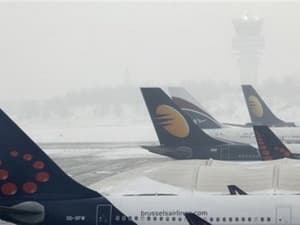 1.400 khách du lịch mắc kẹt tại sân bay Brussels
