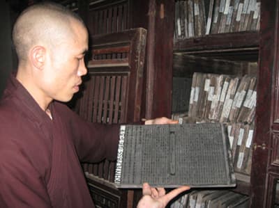 Tìm hướng phát huy giá trị độc đáo kho mộc bản Kinh Phật chùa Vĩnh Nghiêm