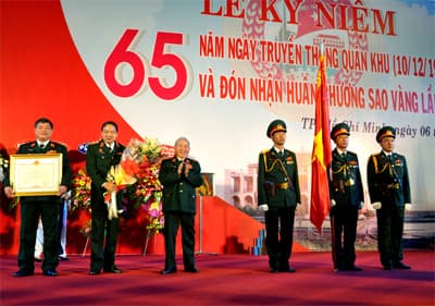 Đón nhận Huân chương Sao Vàng lần thứ hai