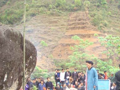 Huyền bí bãi đá cổ Xín Mần