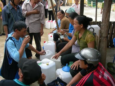Lão nông vùng cao… nếm rượu
