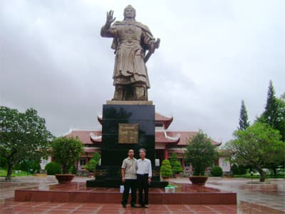 Tượng đài - Cái đẹp từ nhiều góc nhìn