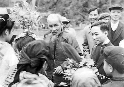 Pác Bó - rộng dài đường Bác, sáng tương lai