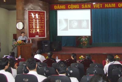 Đẩy mạnh hợp tác khoa học với Tập đoàn y tế công Singhealth