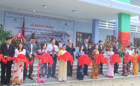 Quỹ Hỗ trợ PTTT miền Trung bàn giao nhiều công trình tài trợ