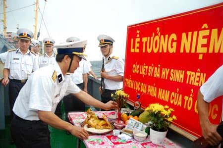 Tưởng niệm các liệt sĩ hi sinh trên thềm lục địa phía Nam của Tổ quốc