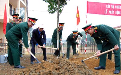 Toàn quân sôi nổi hưởng ứng Tết trồng cây “Đời đời nhớ ơn Bác Hồ”