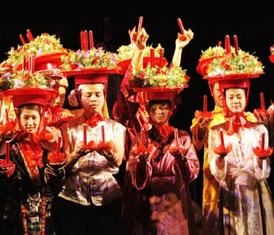 Mô phỏng tục hầu bóng của đạo mẫu trong chương trình “Tâm linh Việt”