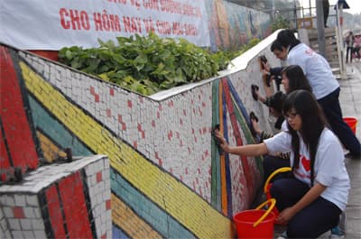 Hơn 2000 thanh niên tham gia bảo vệ con đường gốm sứ ven sông Hồng