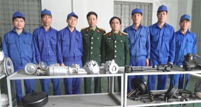 Lính thợ đua tài