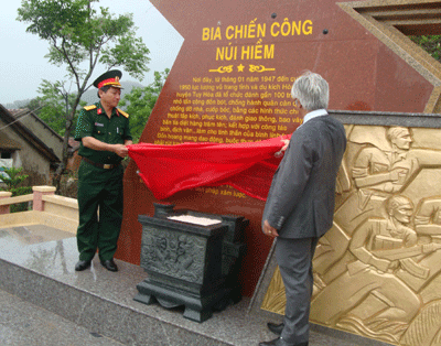 Khánh thành bia chiến công Núi Hiềm