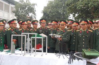 “Vững như đồng, trong như gương”