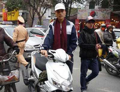 Bắt đầu bí mật ghi hình học sinh vi phạm giao thông khi đến trường