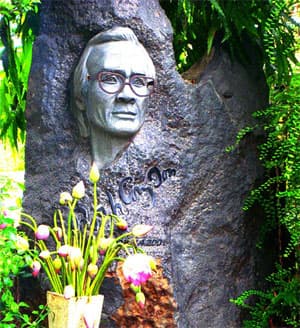 Nồng nàn tình yêu thương lớp trẻ
