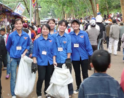 Tôn thêm vẻ đẹp cảnh quan ở Đền Hùng