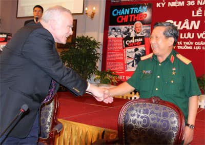 Giới thiệu cuốn sách “Chân trần, chí thép”