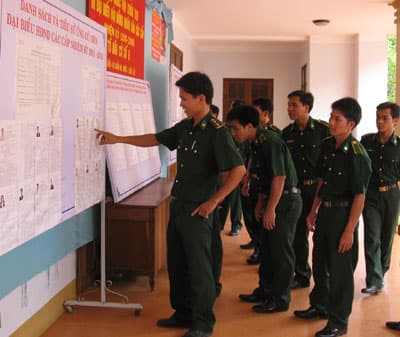 Hân hoan đón ngày bầu cử