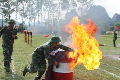 Huấn luyện phòng cháy, chữa cháy và tìm kiếm cứu nạn trước mùa khô