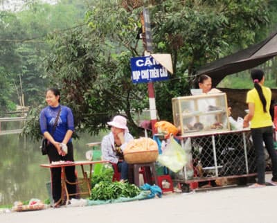 Tình trạng mất an toàn giao thông tại khu vực cầu Giáng (Nam Định)