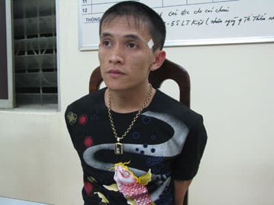 Bắt đối tượng dùng súng quân dụng bắn người trong quán ăn