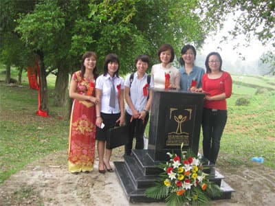 Hai cô gái Nhật Bản “đánh thức” giá trị làng cổ