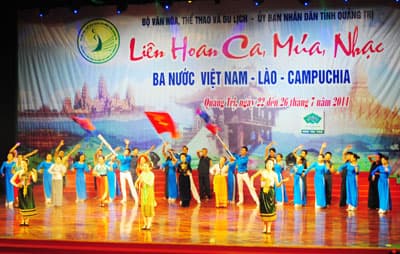 Khai mạc liên hoan ca múa nhạc Việt Nam – Lào – Campuchia