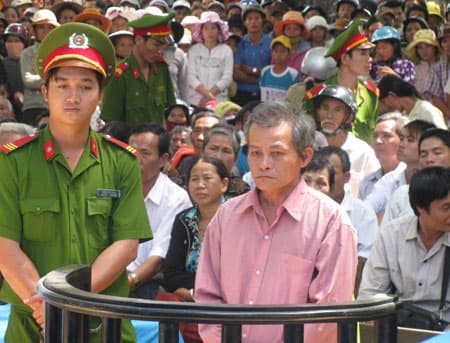 Tử hình kẻ sát hại hai mẹ con rồi đốt nhà phi tang