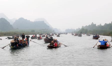 Lễ hội chùa Hương 2012 trật tự, quy củ