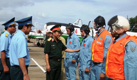 Thượng tướng Đỗ Bá Tỵ thăm, làm việc tại các Học viện, Nhà trường khu vực TP. Nha Trang