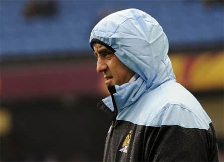 Vui vì thắng trận, Mancini "mở lòng" với Tevez