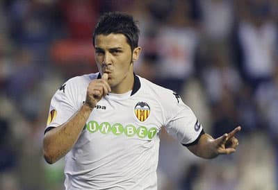 Valencia nhọc nhằn hạ Genoa, Bremen thắng tuyệt đối