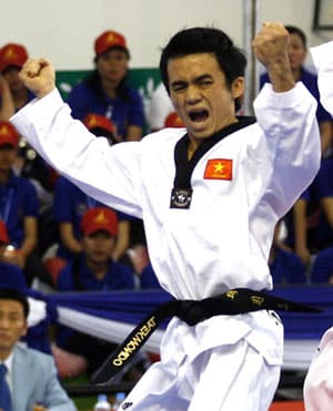 Từ cậu bé nhặt rác đến đài vinh quang tại SEA Games