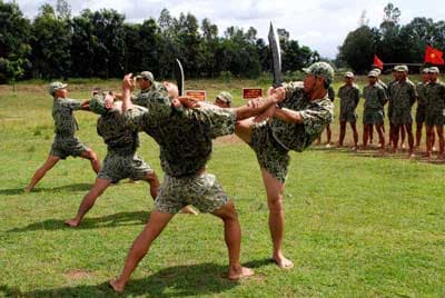 Huấn luyện đi không tiếng, về không tăm